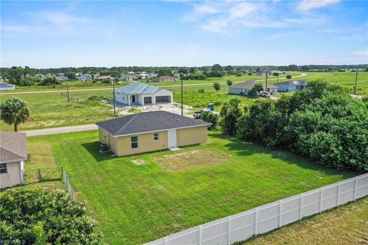 9026 Maywood Cir, Labelle, Florida 33935