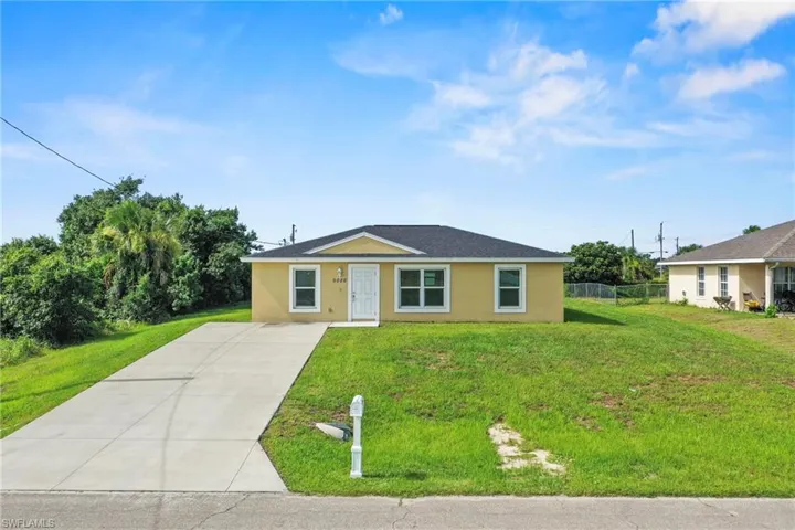 9026 Maywood Cir, Labelle, Florida 33935
