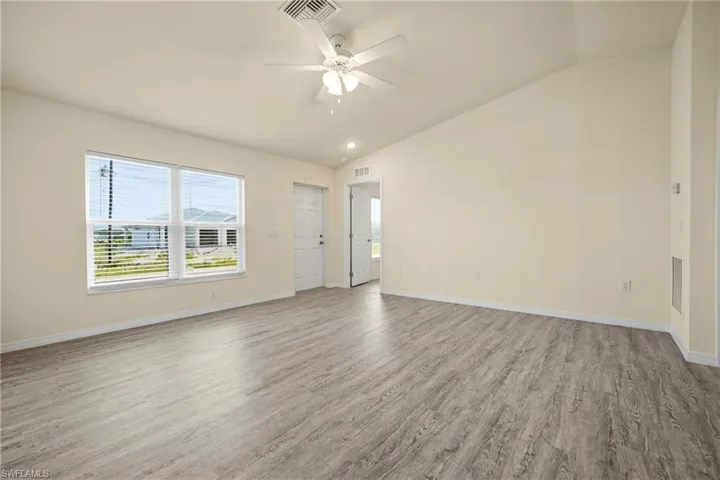 9026 Maywood Cir, Labelle, Florida 33935