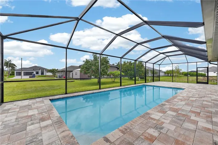 817 Nw 38th Pl, Cape Coral, Florida 33993