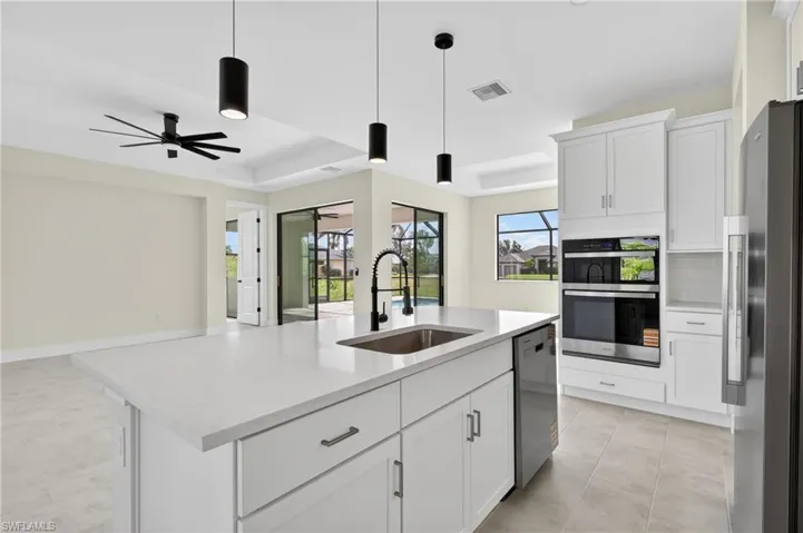 817 Nw 38th Pl, Cape Coral, Florida 33993