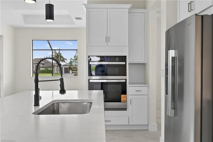 817 Nw 38th Pl, Cape Coral, Florida 33993