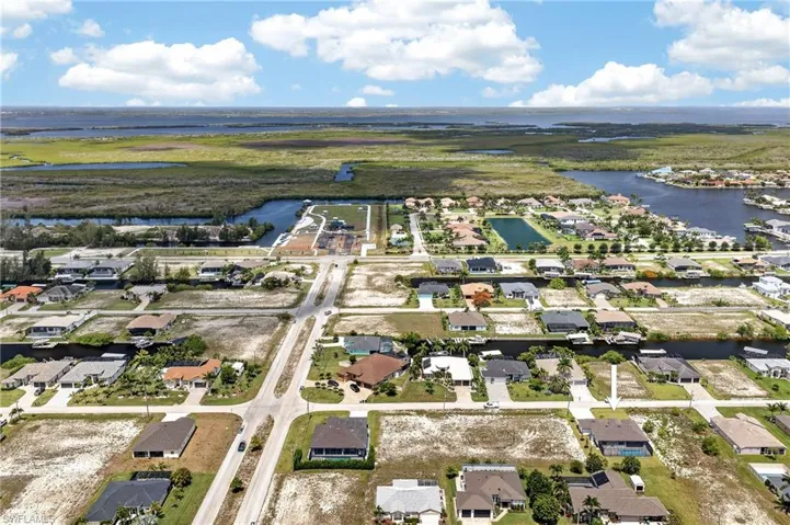 817 Nw 38th Pl, Cape Coral, Florida 33993