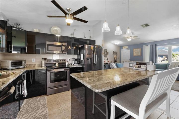 1416 SW 4th PL, CAPE CORAL FL 33991