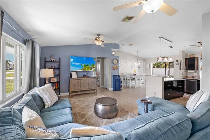 1416 SW 4th PL, CAPE CORAL FL 33991