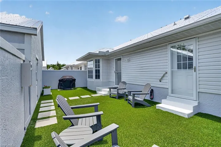 15371  River Vista  DR, North Fort Myers, FL 33917