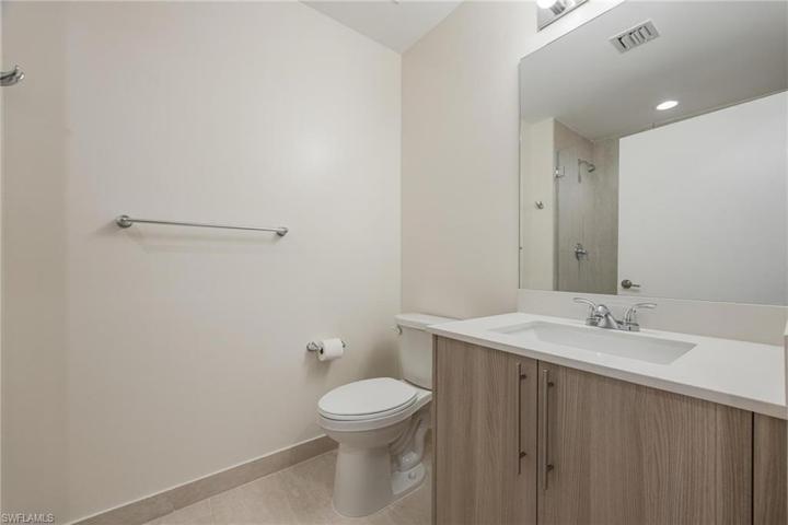 One Bedroom: Guest bathroom