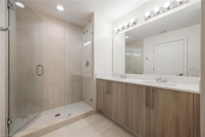 One Bedroom: Primary suite bathroom