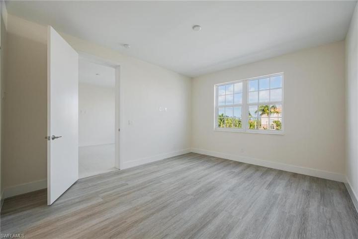 One Bedroom: Primary suite