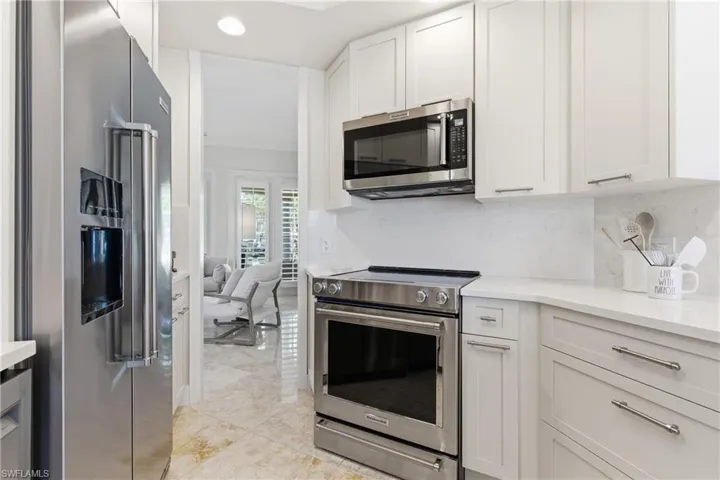 3928  Upolo  LN, Naples, FL 34119
