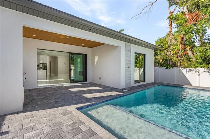 661 109th AVE N, NAPLES FL 34108
