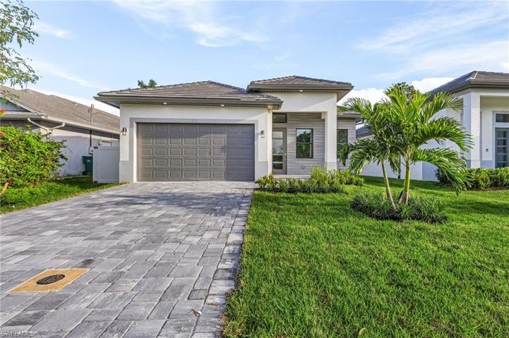661 109th AVE N, NAPLES FL 34108