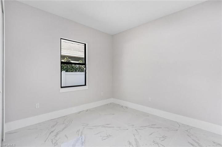 661 109th AVE N, NAPLES FL 34108
