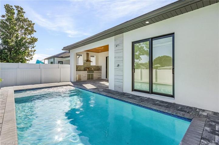 661 109th AVE N, NAPLES FL 34108