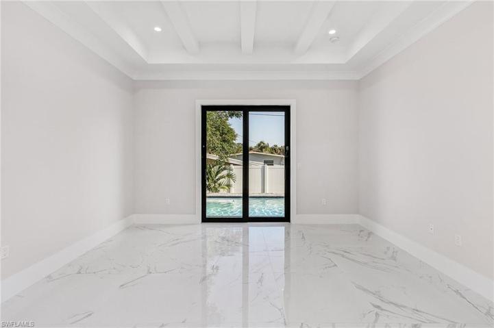 661 109th AVE N, NAPLES FL 34108
