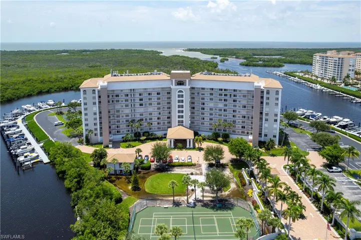 MARINA BAY CLUB...situated on Wiggins Pass