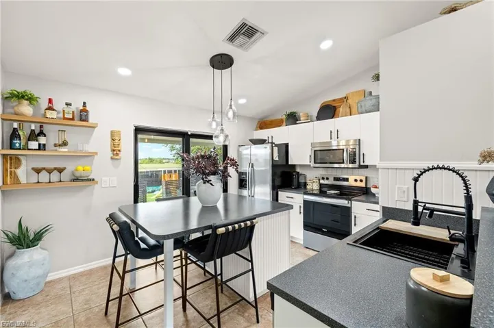 329 Ne 27th St, Cape Coral, Florida 33909