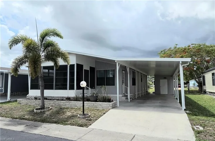 Welcome Home to Paradise! Own your Land & this unit in Lovely Horizon Village.