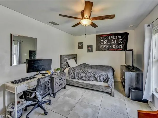 25 Nw 29th Pl, Cape Coral, Florida 33993