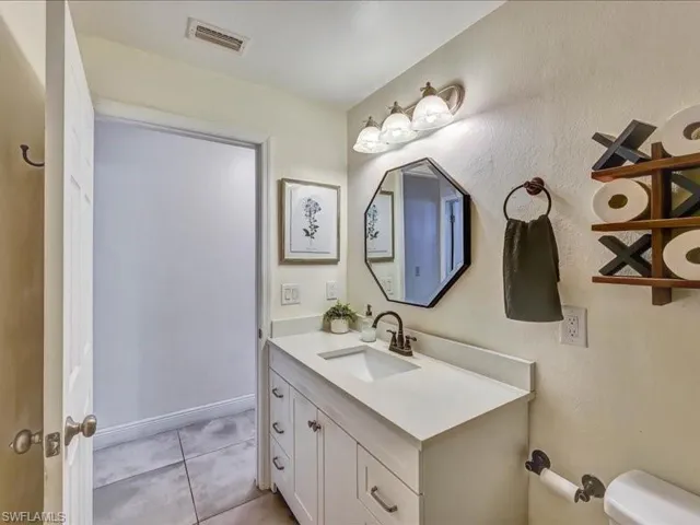 25 Nw 29th Pl, Cape Coral, Florida 33993