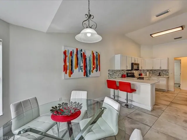 25 Nw 29th Pl, Cape Coral, Florida 33993