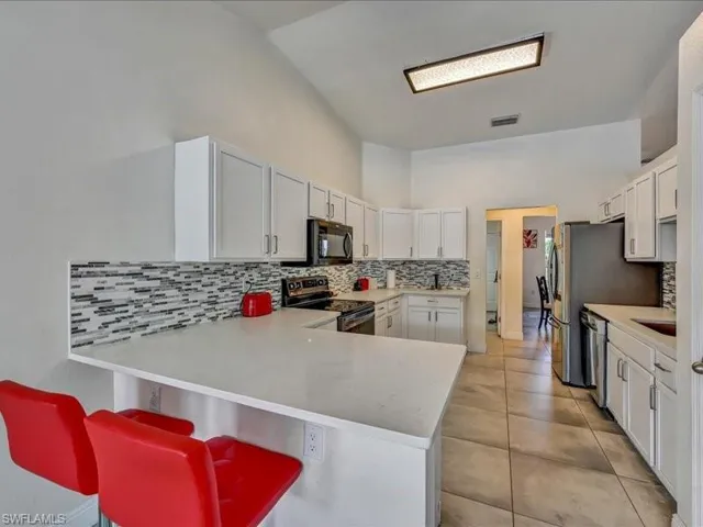 25 Nw 29th Pl, Cape Coral, Florida 33993