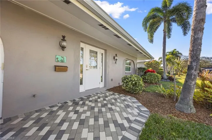 3  Crooked  LN, Naples, FL 34112