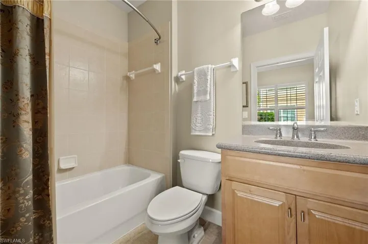 10381  Glastonbury  CIR, Fort Myers, FL 33913