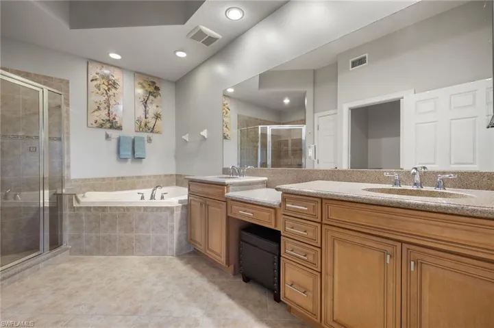 10381  Glastonbury  CIR, Fort Myers, FL 33913