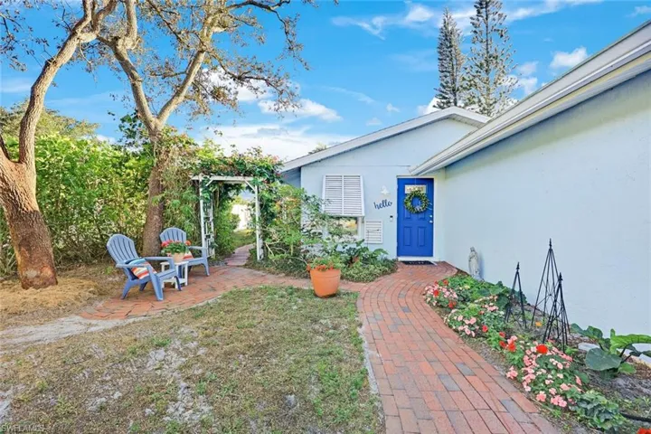 1366  Trail Terrace  DR, Naples, FL 34103