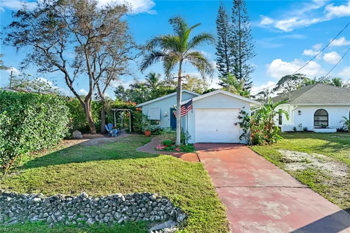 1366  Trail Terrace  DR, Naples, FL 34103