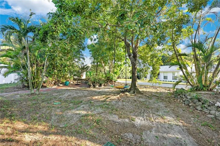 1366  Trail Terrace  DR, Naples, FL 34103