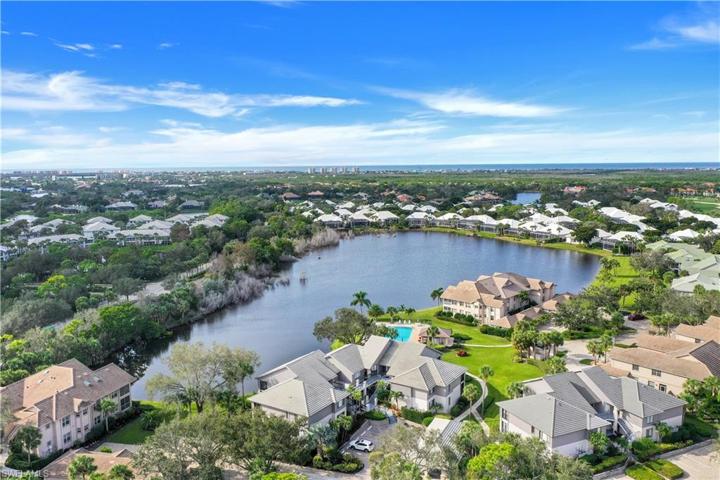 Aerial view of the community of Whiskey Pointe.