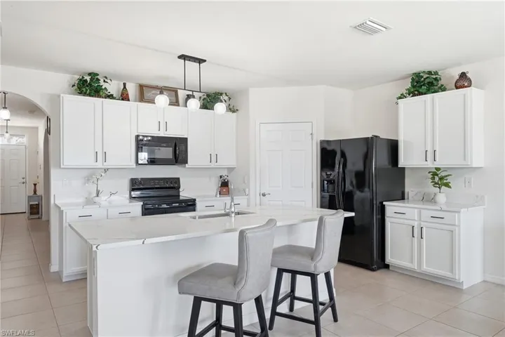 2006 15th Ave, Cape Coral, Florida 33991
