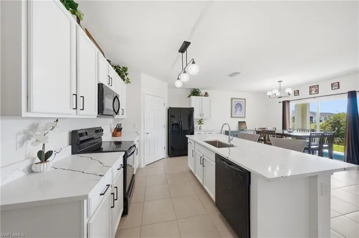 2006 15th Ave, Cape Coral, Florida 33991
