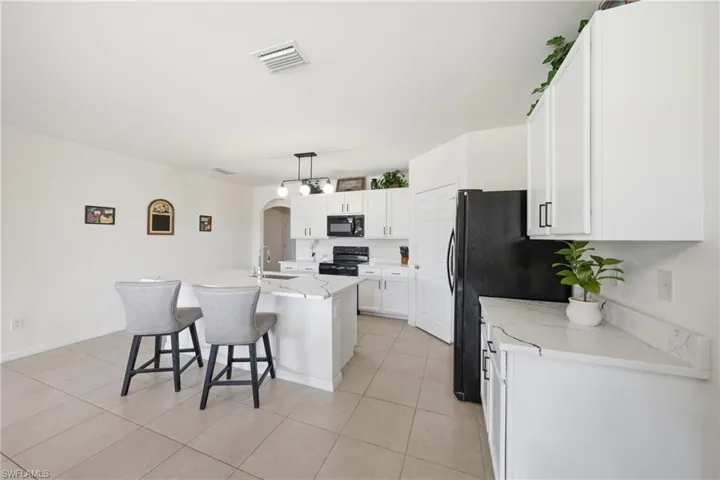 2006 15th Ave, Cape Coral, Florida 33991