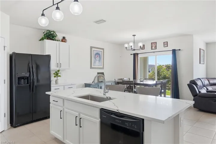 2006 15th Ave, Cape Coral, Florida 33991