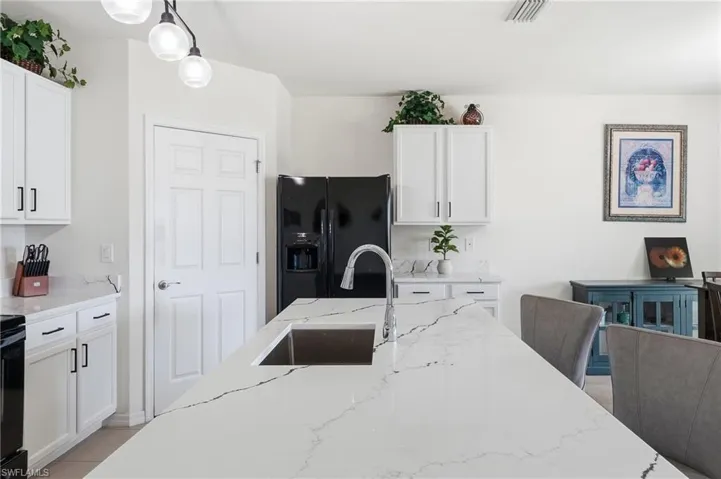 2006 15th Ave, Cape Coral, Florida 33991