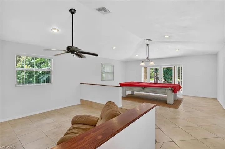 590 6th St Ne, Naples, Florida 34120