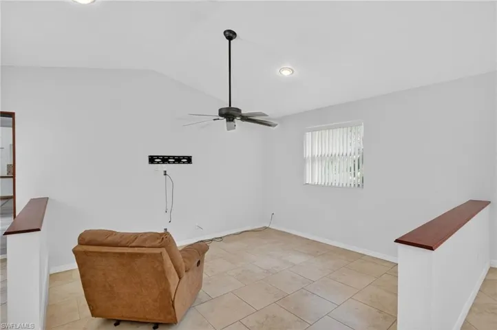 590 6th St Ne, Naples, Florida 34120