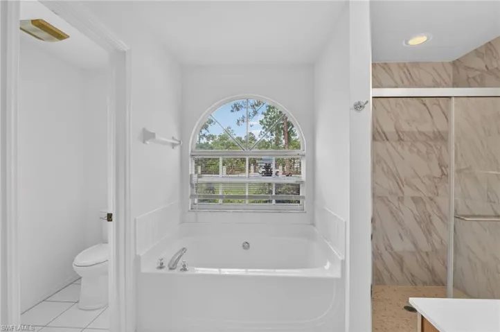 590 6th St Ne, Naples, Florida 34120
