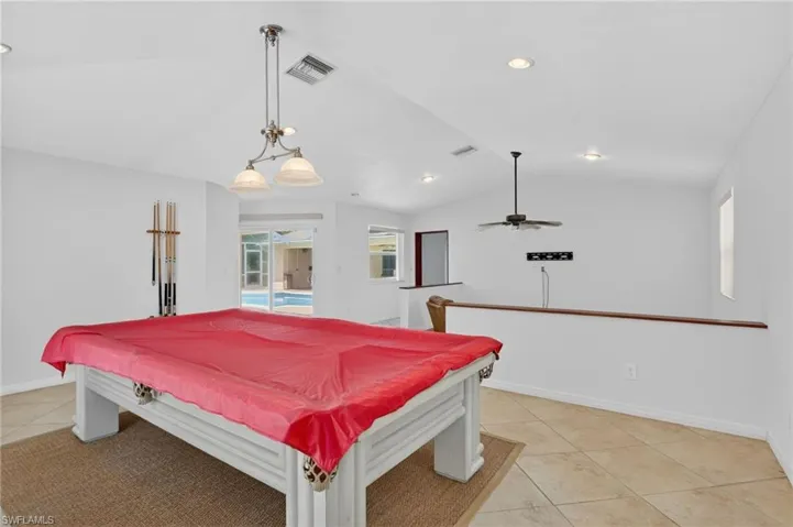 590 6th St Ne, Naples, Florida 34120