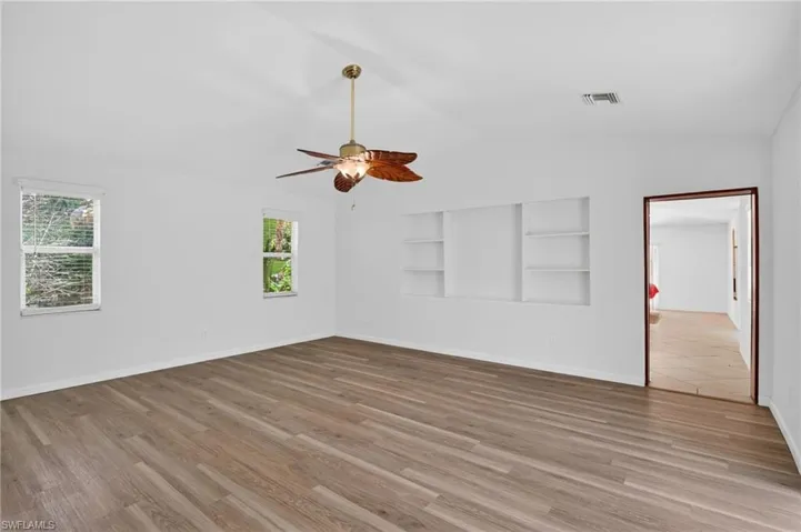 590 6th St Ne, Naples, Florida 34120