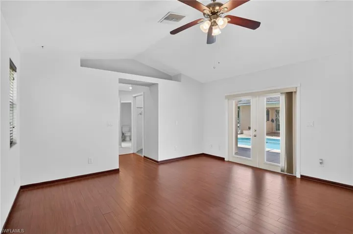 590 6th St Ne, Naples, Florida 34120