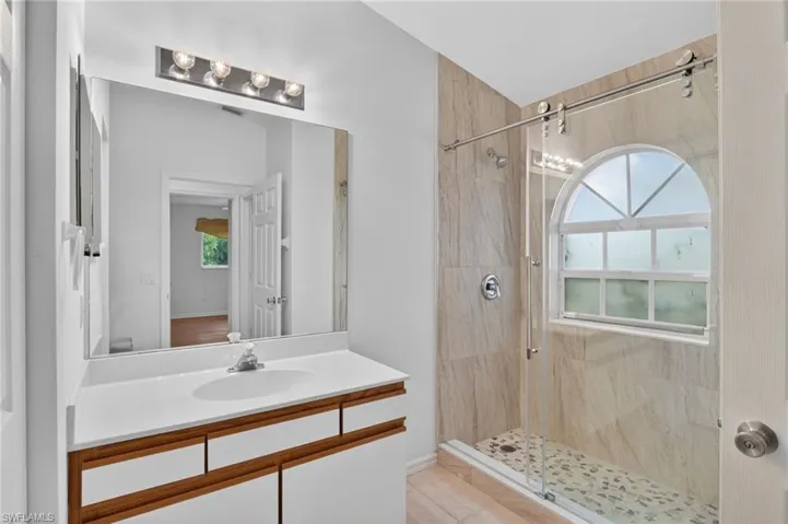 590 6th St Ne, Naples, Florida 34120