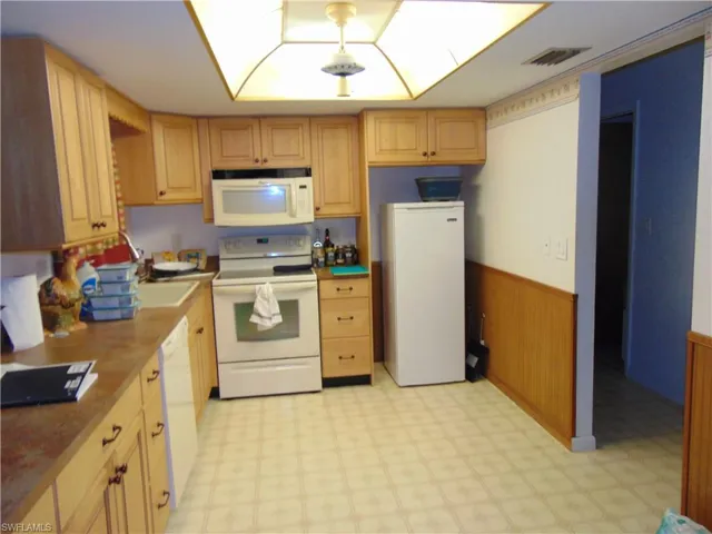 619 Calvin AVE, LEHIGH ACRES FL 33972