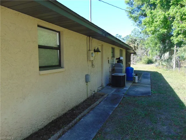 619 Calvin AVE, LEHIGH ACRES FL 33972