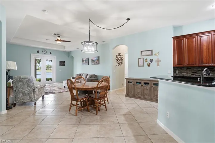 1121  Amber Lake  CT, Cape Coral, FL 33909