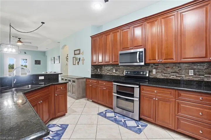 1121  Amber Lake  CT, Cape Coral, FL 33909