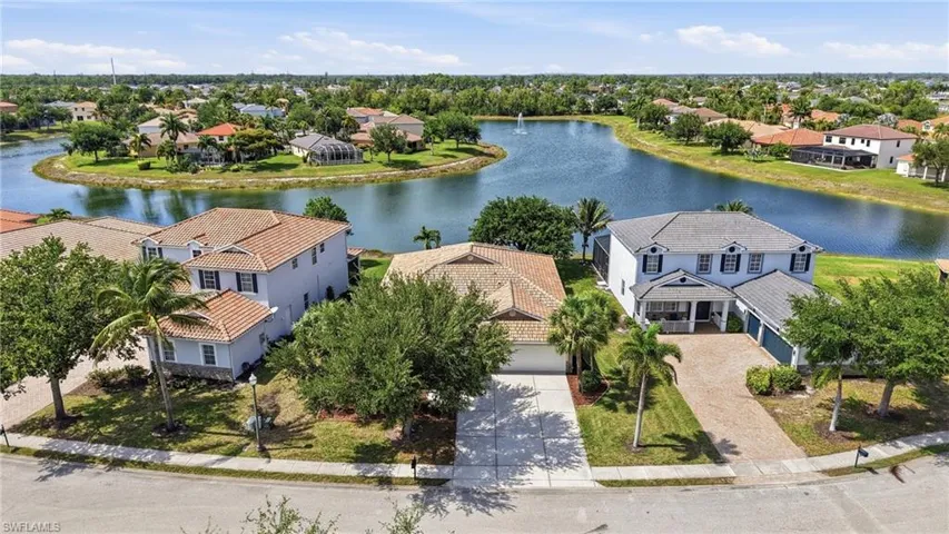 1121  Amber Lake  CT, Cape Coral, FL 33909